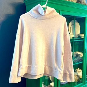 Light pink oversized sweatshirt/sweater